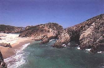 Maruata: Vista panor&aacute;mica de la playa
