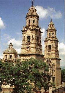 Catedral (Morelia's cathedral): Side view of Morelia's cathedral