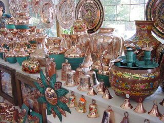 Santa Clara del Cobre: T&iacute;picas artesan&iacute;as de cobre