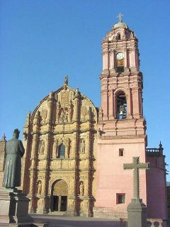 Tlalpujahua: Iglesia parroquial de tipo barroco, s.XVIII